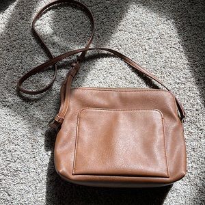 Universal thread faux leather purse